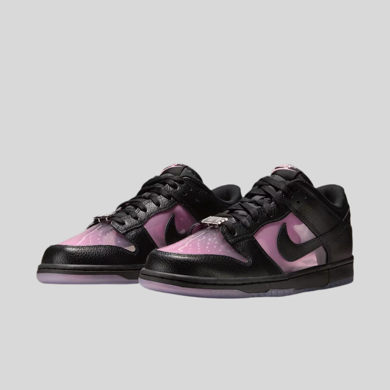 Dunk Low ‘Black and Pink Rise’