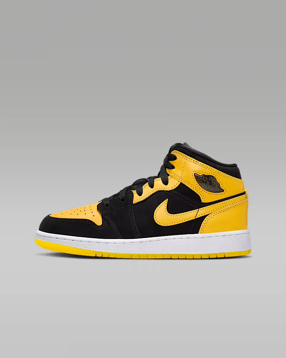 Air Jordan 1 Mid SE ‘New Love’ (GS)