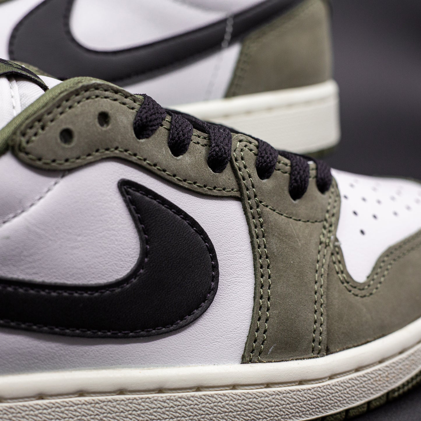 Air Jordan 1 Low OG "Medium Olive"