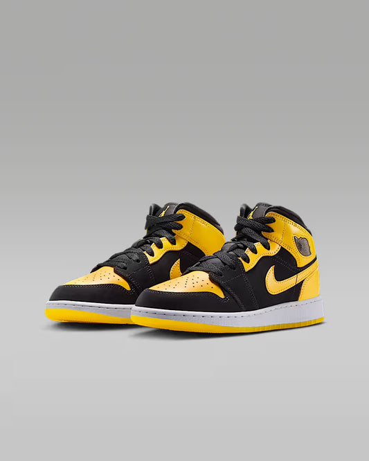 Air Jordan 1 Mid SE ‘New Love’ (GS)
