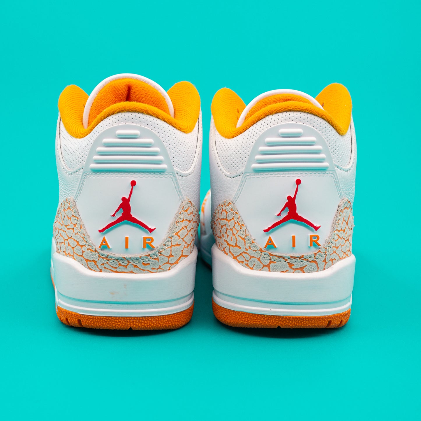 W Air Jordan 3 Retro "Orange Citrus"