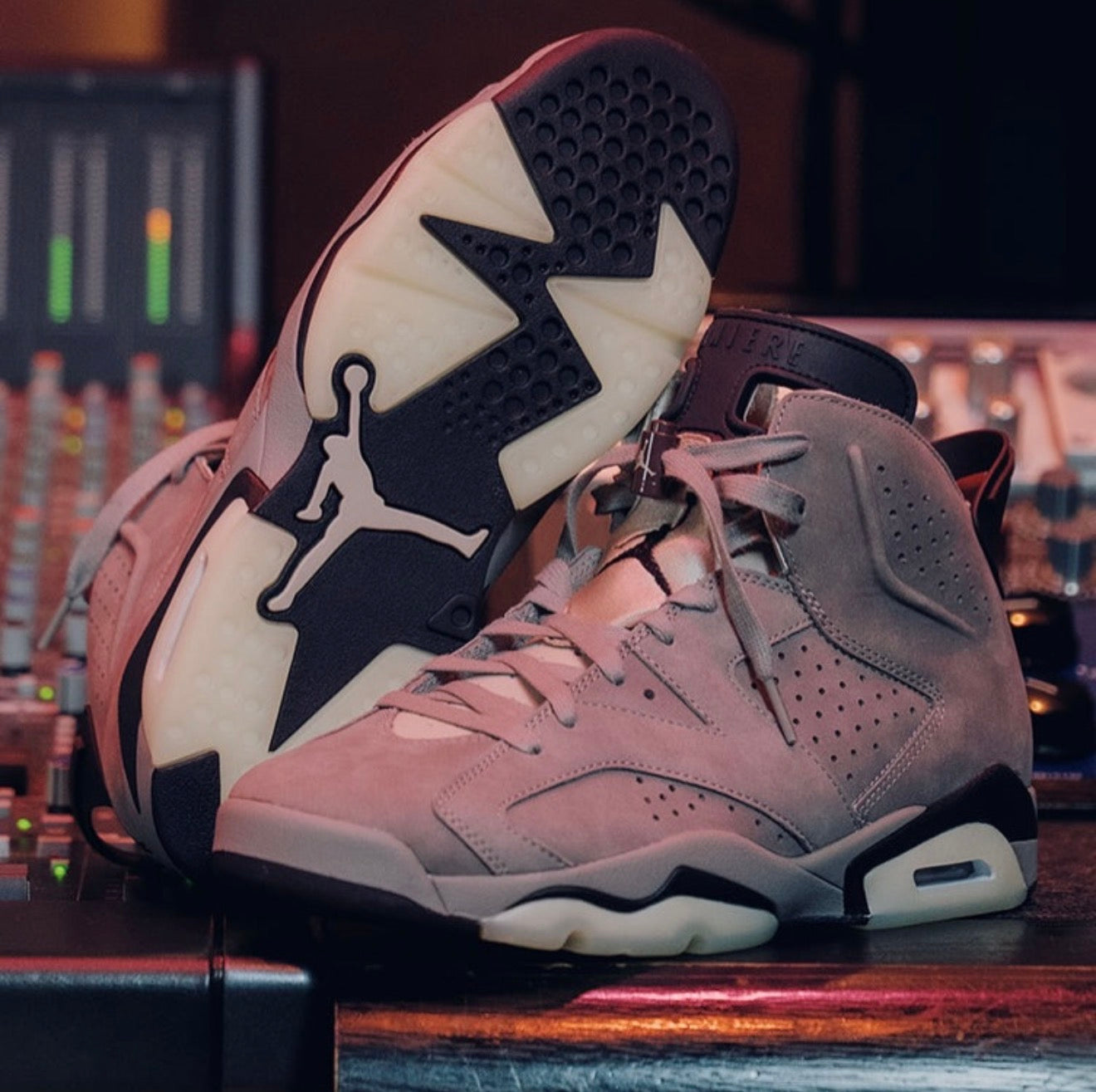A Ma Maniére x Air Jordan 6 Retro SP "Smoky Mauve"