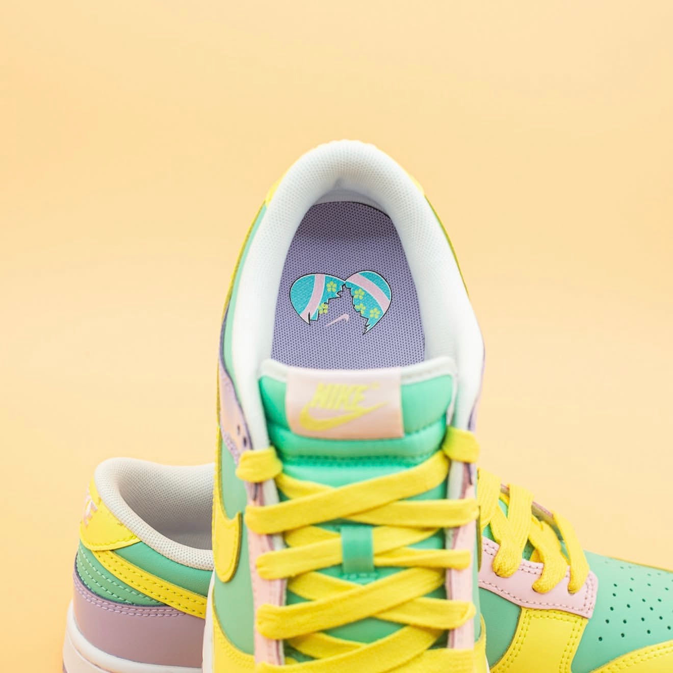 Dunk Low "Easter"