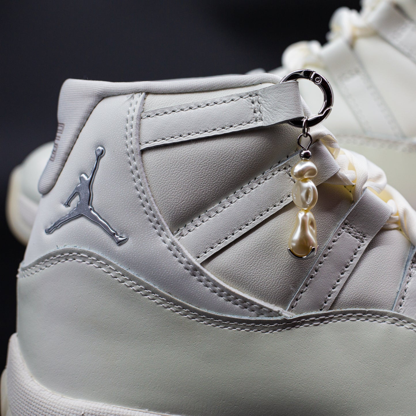 W Air Jordan 11 Retro "Pearl"